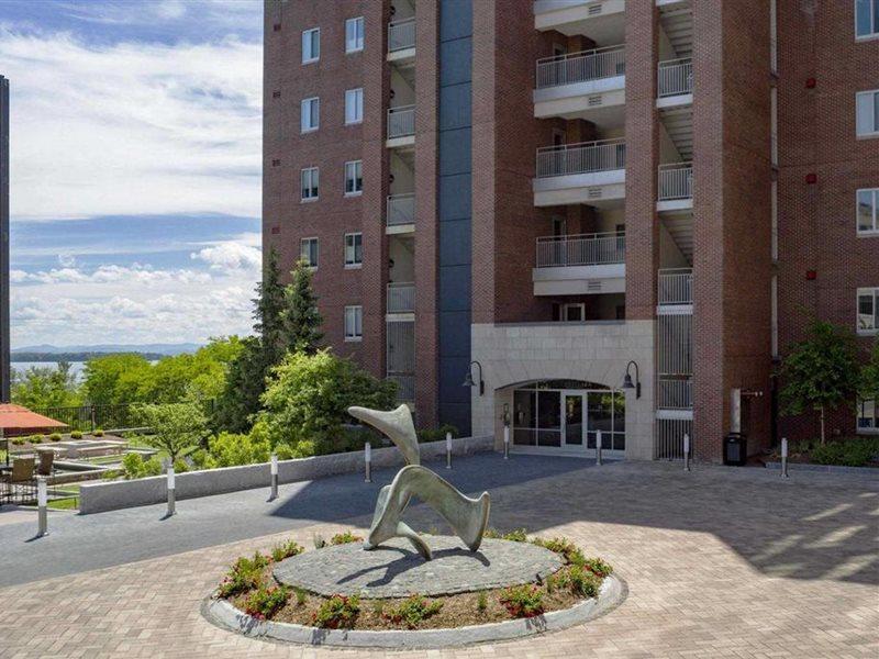Готель Courtyard Burlington Harbor Екстер'єр фото
