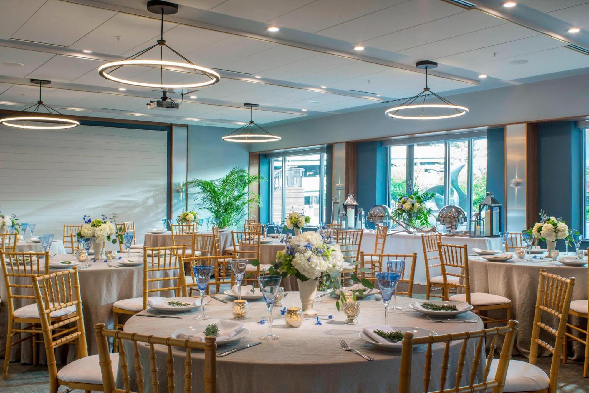 Готель Courtyard Burlington Harbor Екстер'єр фото