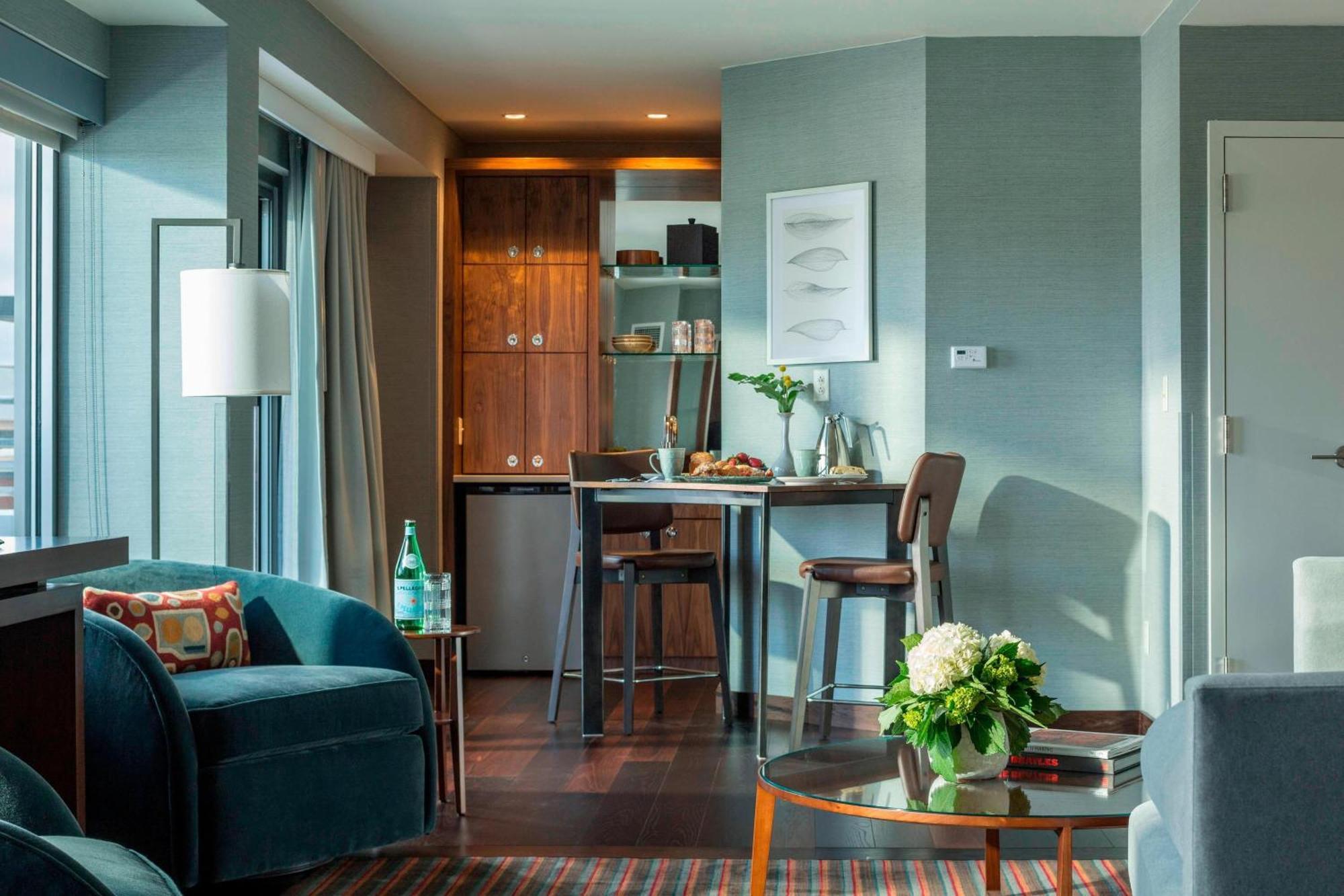 Готель Courtyard Burlington Harbor Екстер'єр фото
