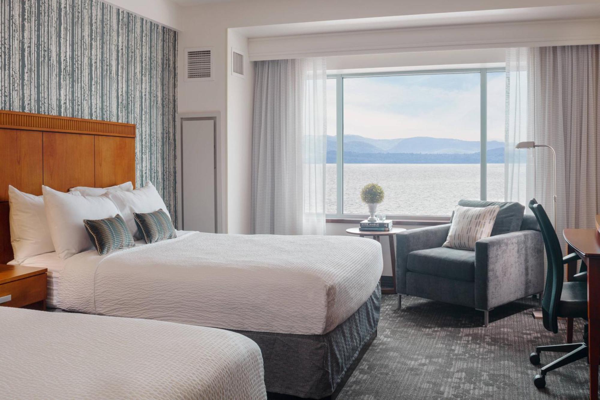 Готель Courtyard Burlington Harbor Екстер'єр фото
