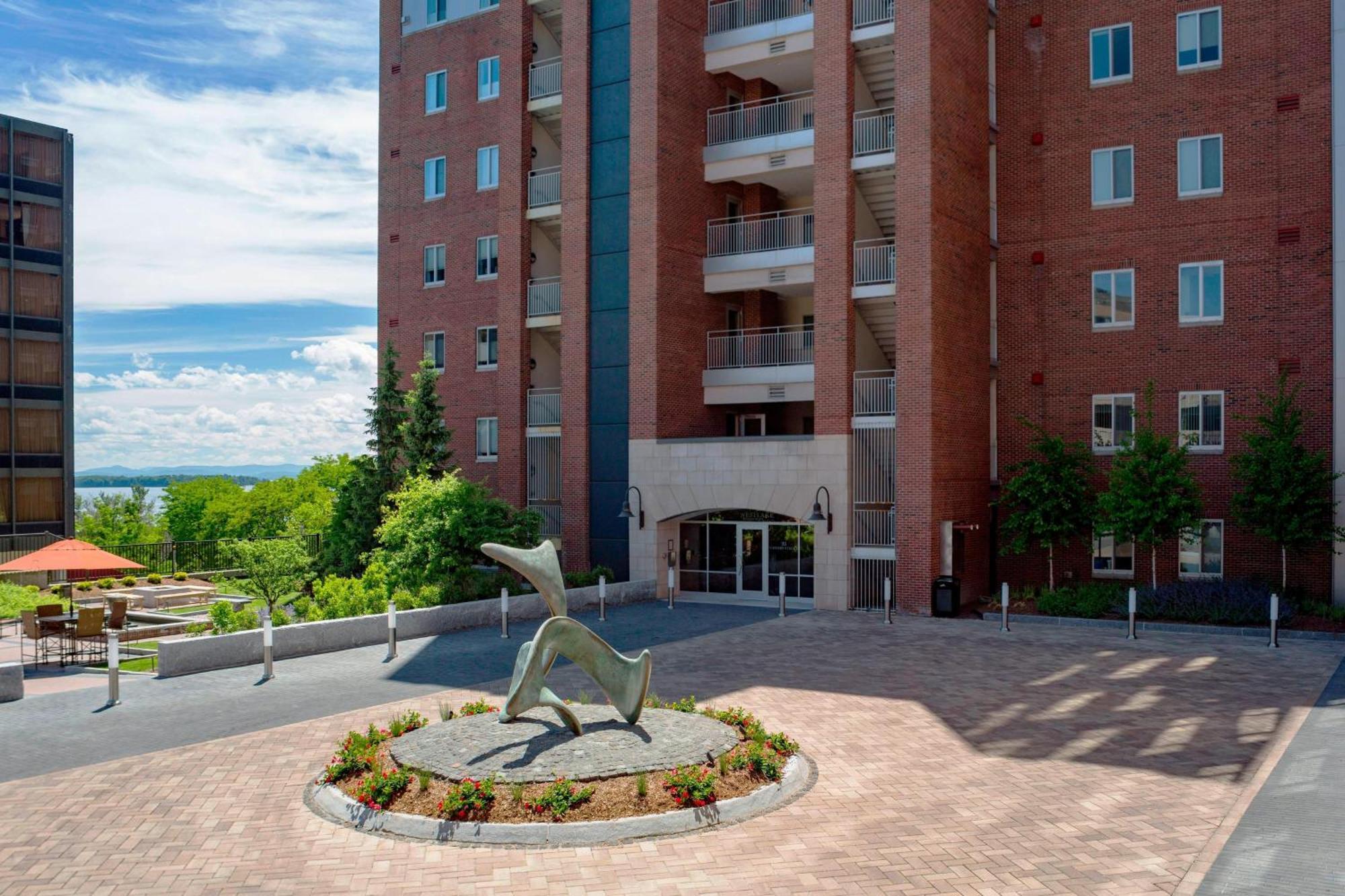 Готель Courtyard Burlington Harbor Екстер'єр фото