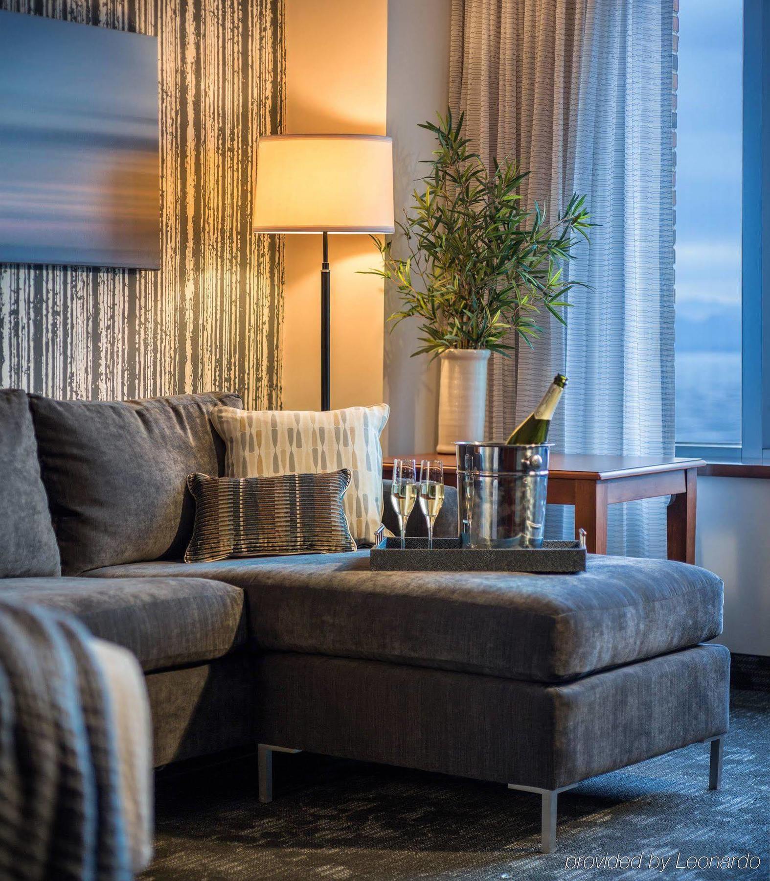Готель Courtyard Burlington Harbor Екстер'єр фото