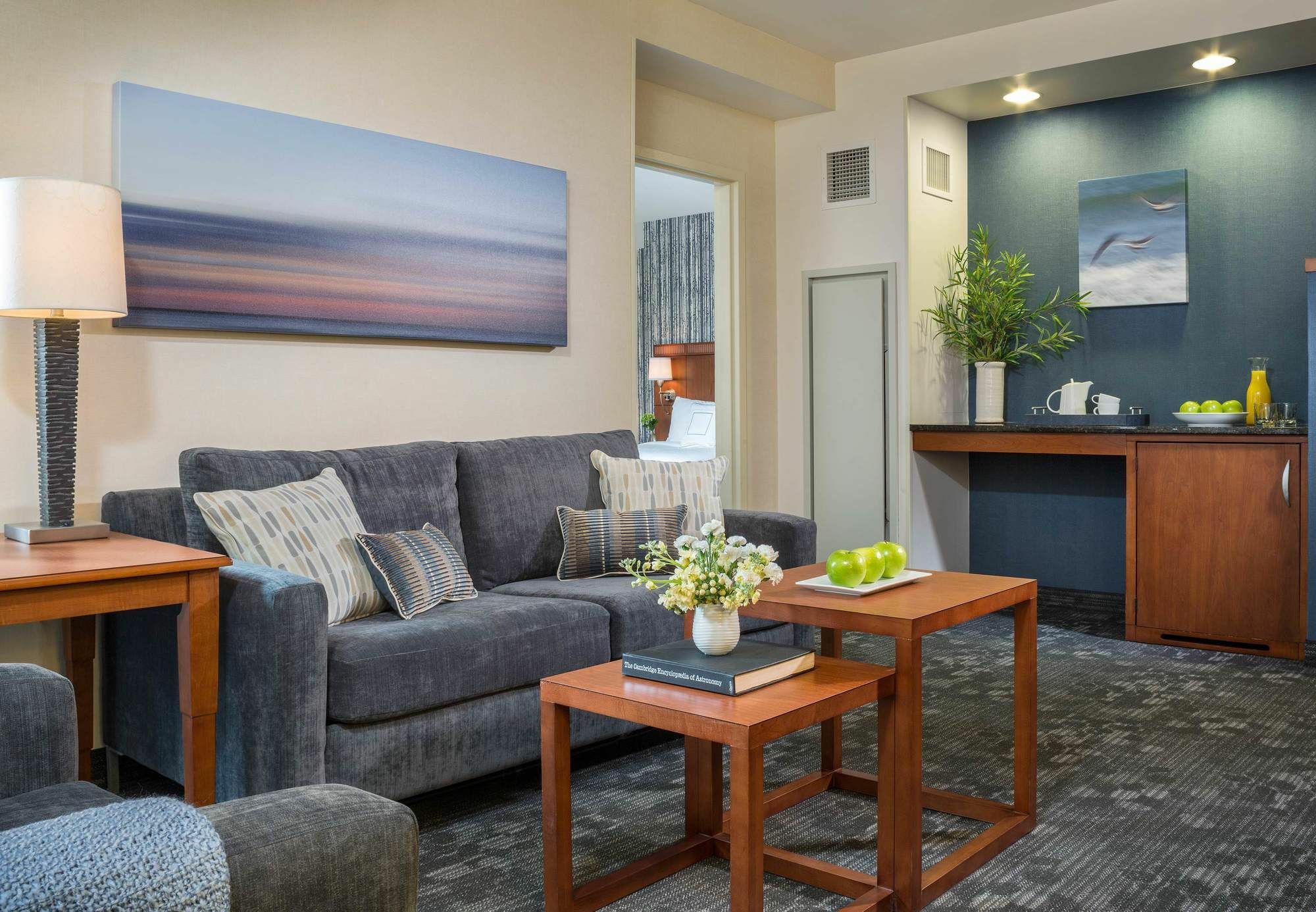 Готель Courtyard Burlington Harbor Екстер'єр фото