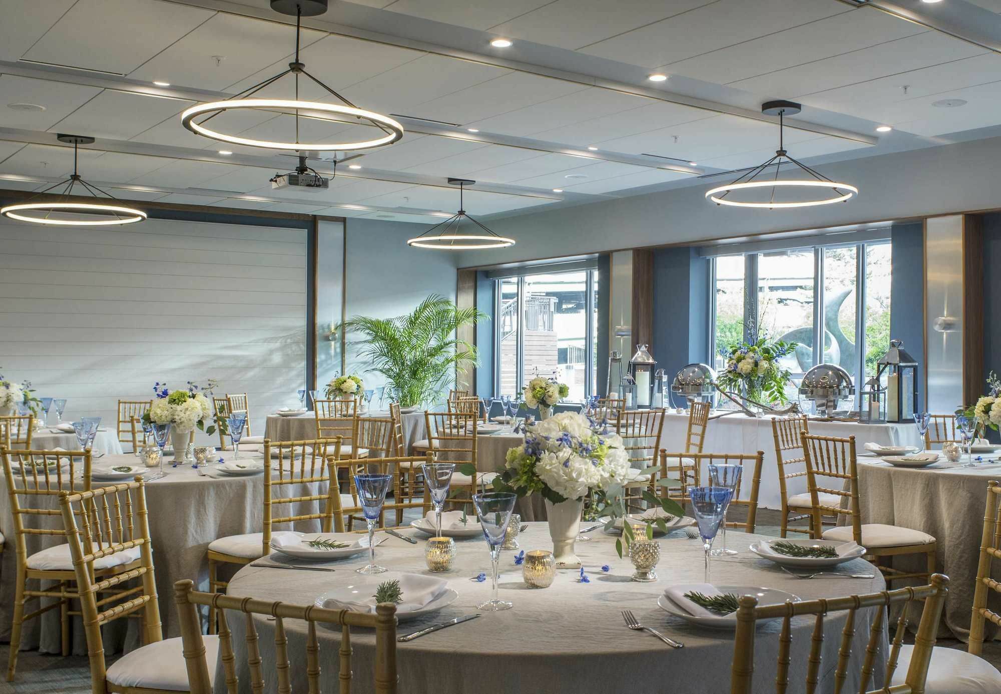 Готель Courtyard Burlington Harbor Екстер'єр фото